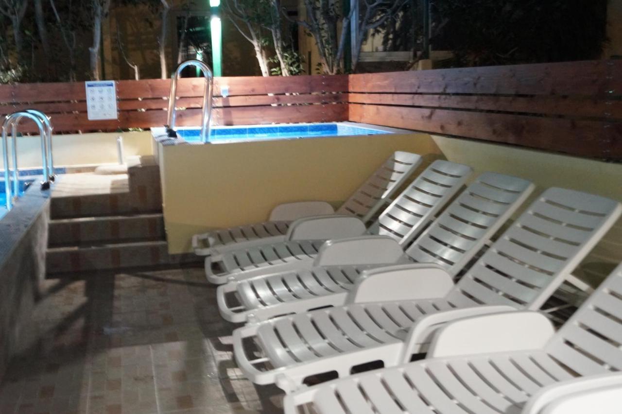 Studio Apartments Marija With Private Parking Makarska Exterior foto