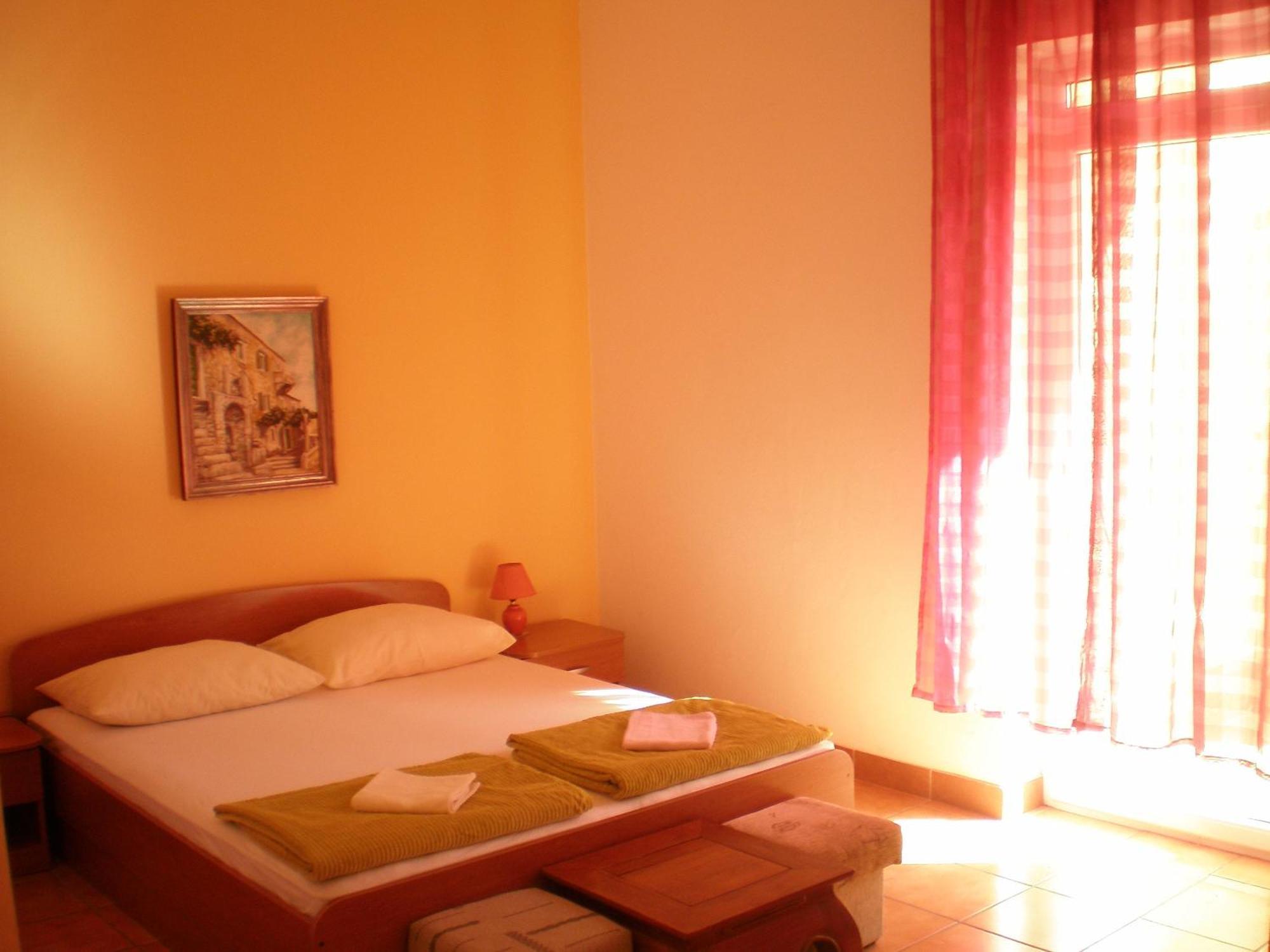Studio Apartments Marija With Private Parking Makarska Exterior foto
