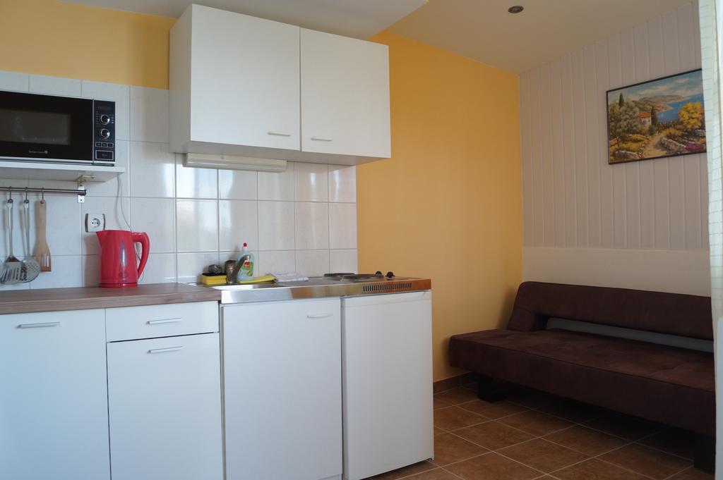 Studio Apartments Marija With Private Parking Makarska Exterior foto