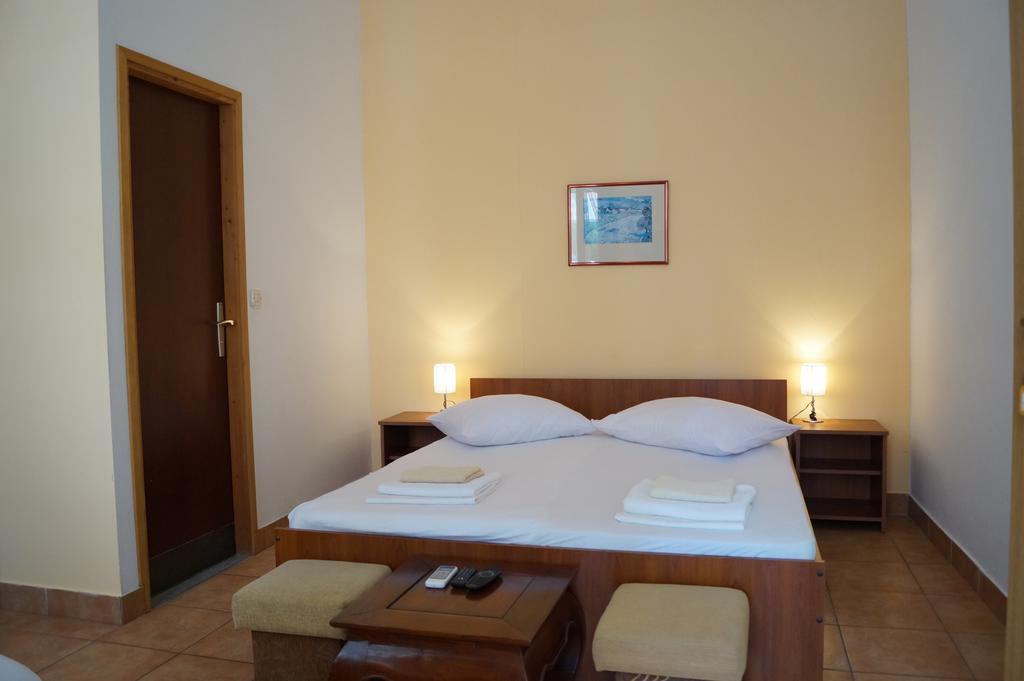 Studio Apartments Marija With Private Parking Makarska Exterior foto