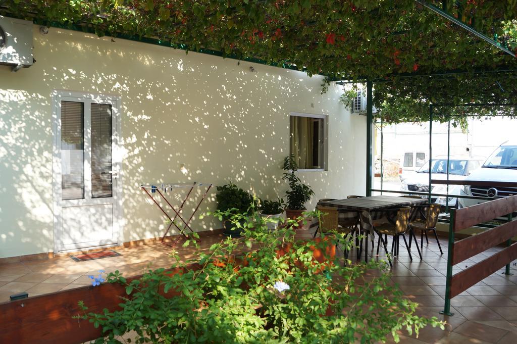 Studio Apartments Marija With Private Parking Makarska Exterior foto