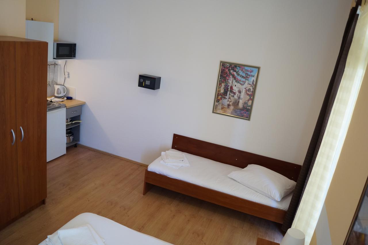 Studio Apartments Marija With Private Parking Makarska Exterior foto